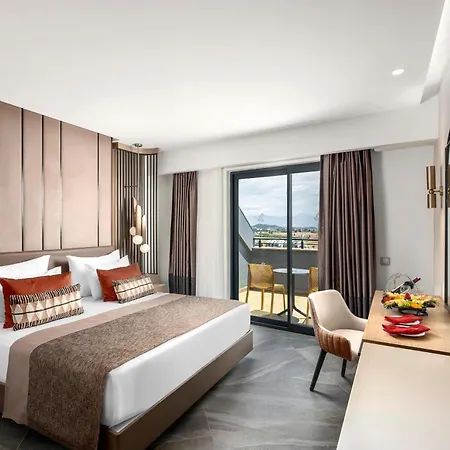 Calyptus Kirman Premium Hotel Side